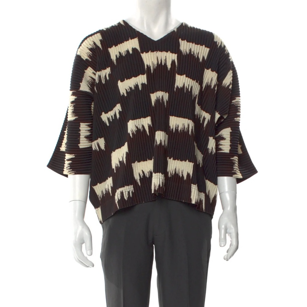 Issey Miyake Homme Plisse Black and Cream V-Neck Shirt